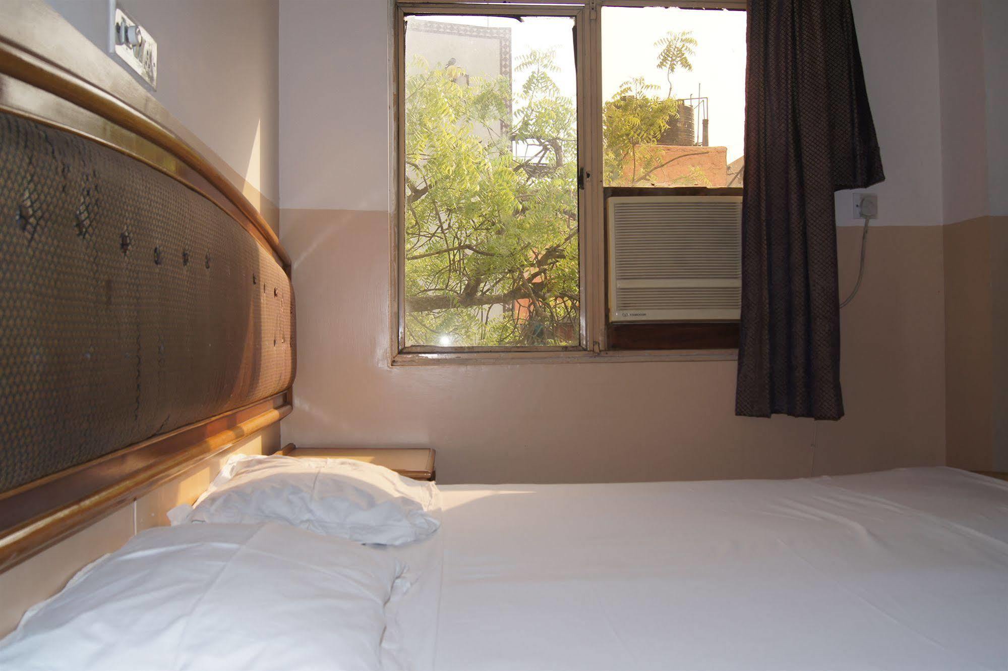 Hotel Westend Holiday Home 5 Mint From Nizamuddin Railway Station 新德里 外观 照片
